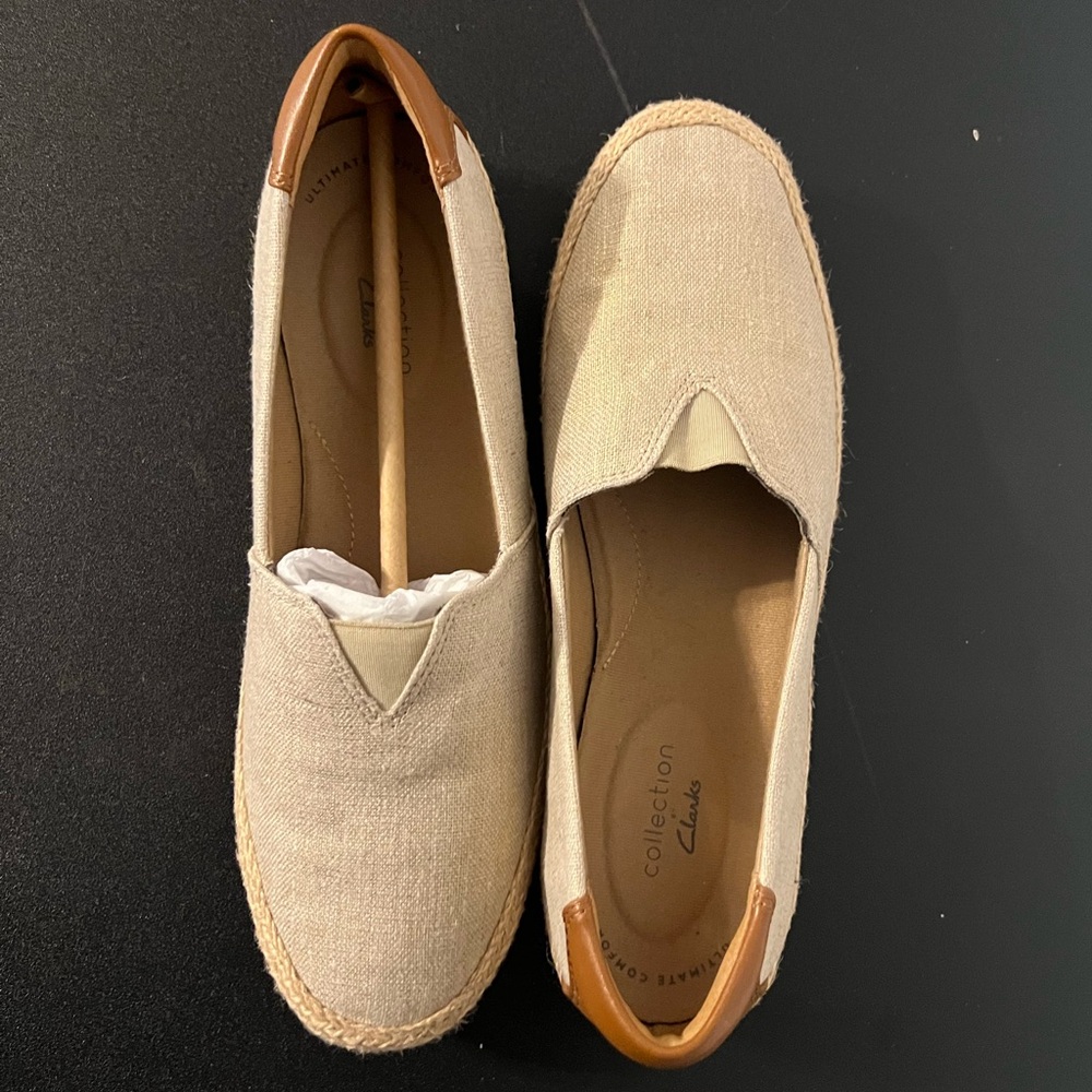 Clarks Beige Canvas Slip-On Loafers with Tan Leather Heel - Picture 3 of 5